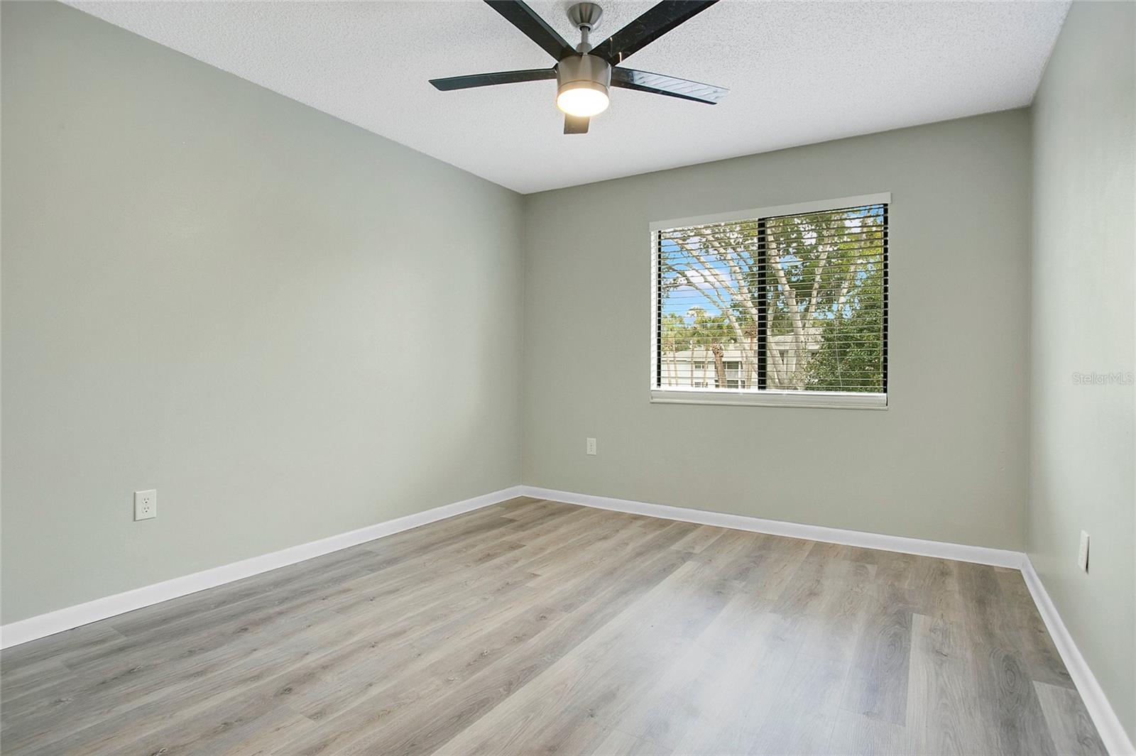 Image 12 of 18 For 513 Fairways Lane B