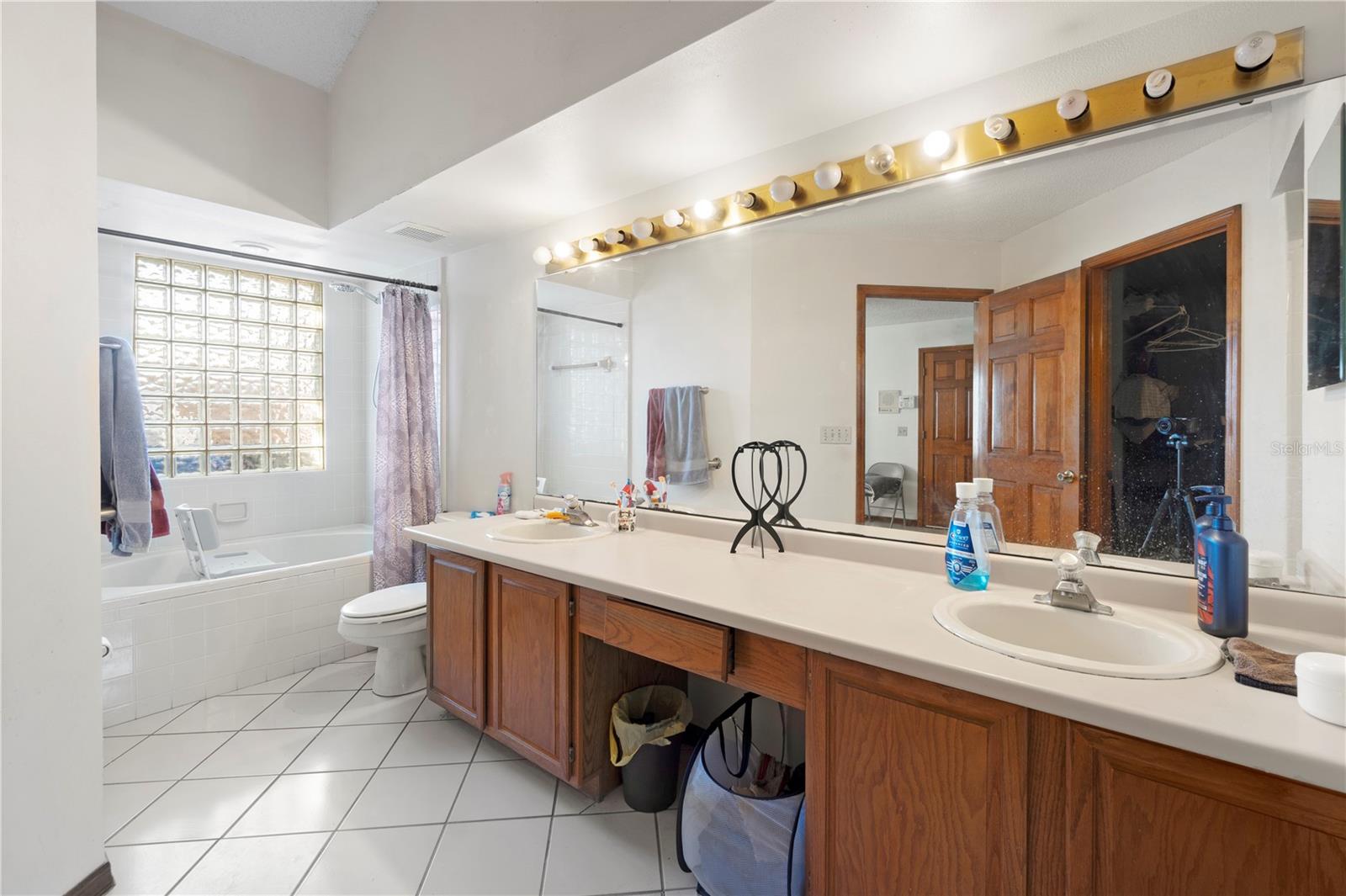 Image 17 of 33 For 2627 Coventry Lane