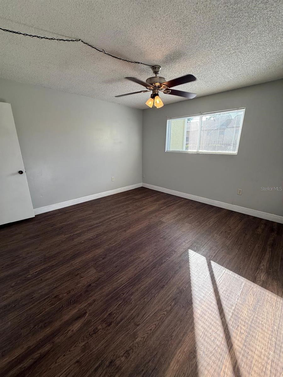 Image 10 of 13 For 946 Lake Destiny Road C