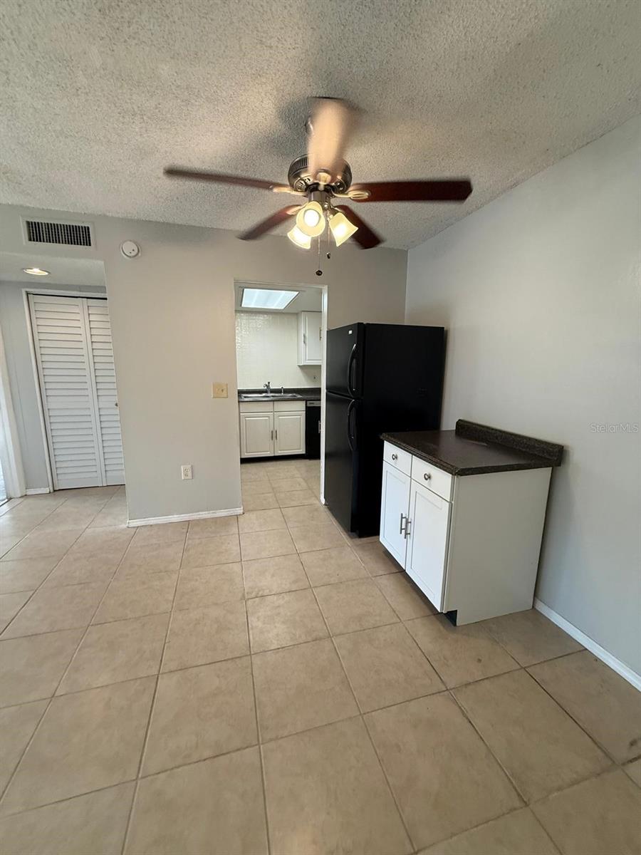 Image 4 of 13 For 946 Lake Destiny Road C