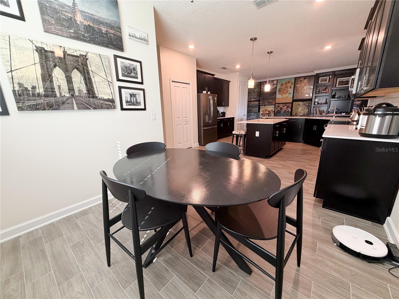 Image 14 of 54 For 8950 Fallen Oak Drive