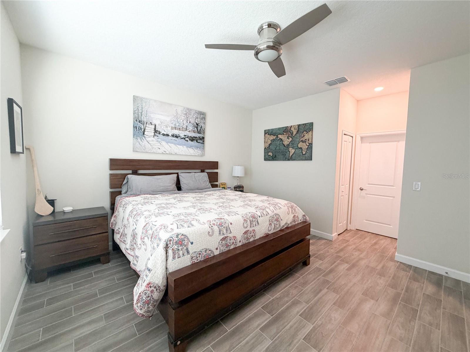 Image 19 of 54 For 8950 Fallen Oak Drive