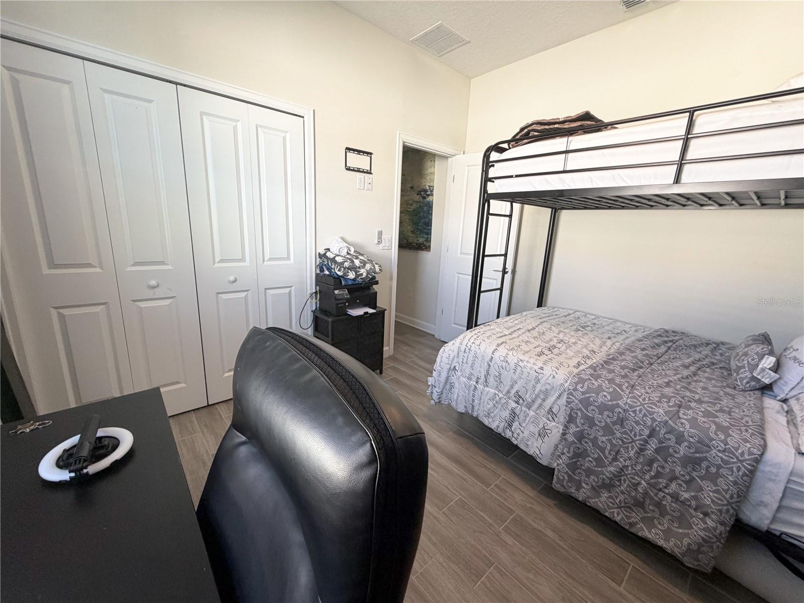 Image 25 of 54 For 8950 Fallen Oak Drive