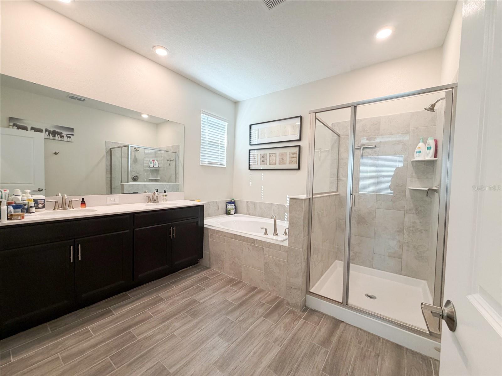 Image 27 of 54 For 8950 Fallen Oak Drive