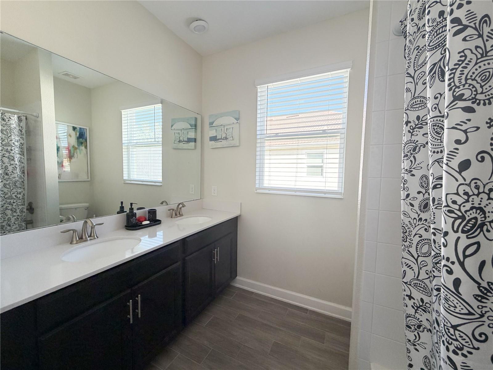 Image 28 of 54 For 8950 Fallen Oak Drive