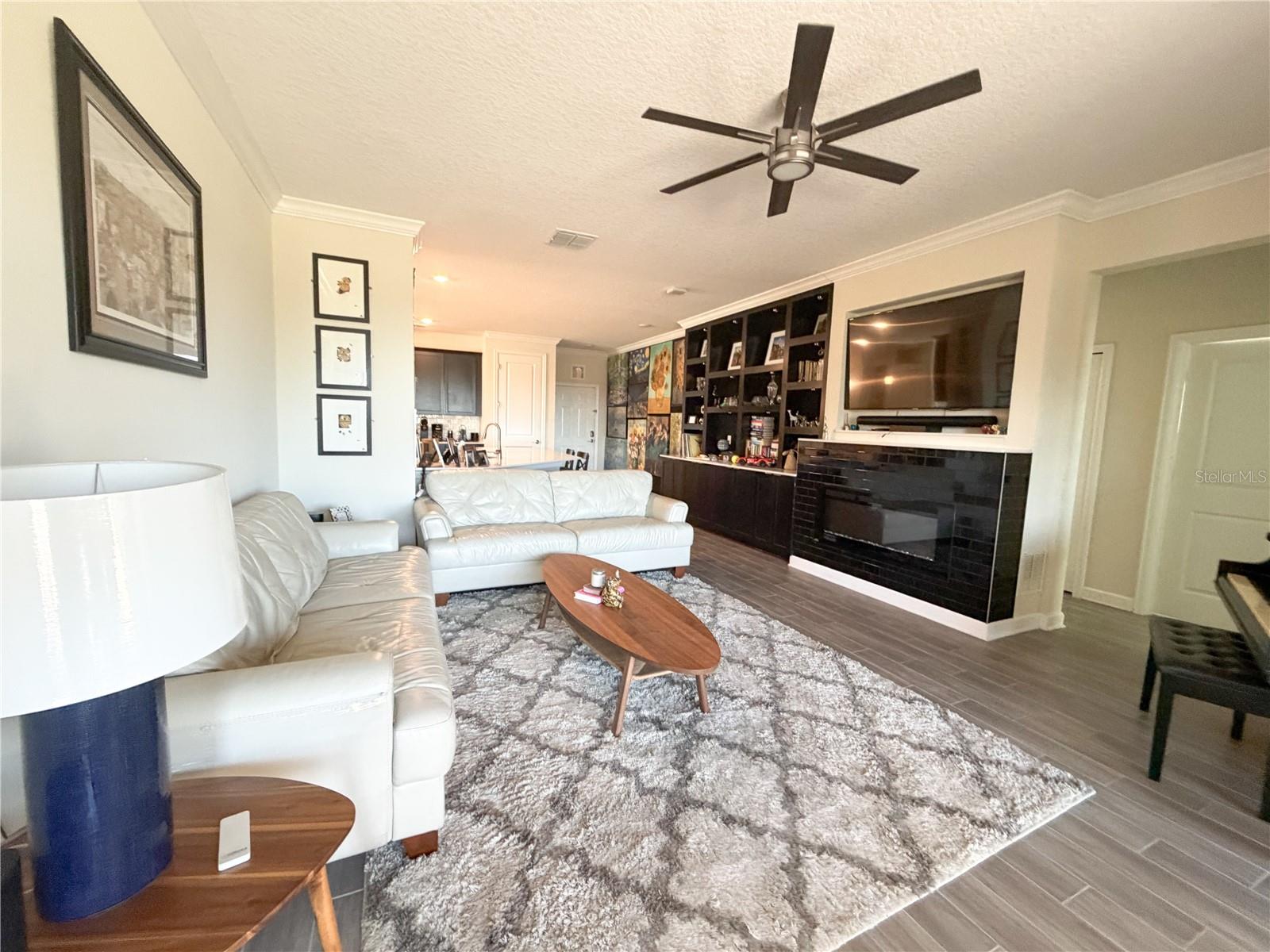 Image 4 of 54 For 8950 Fallen Oak Drive