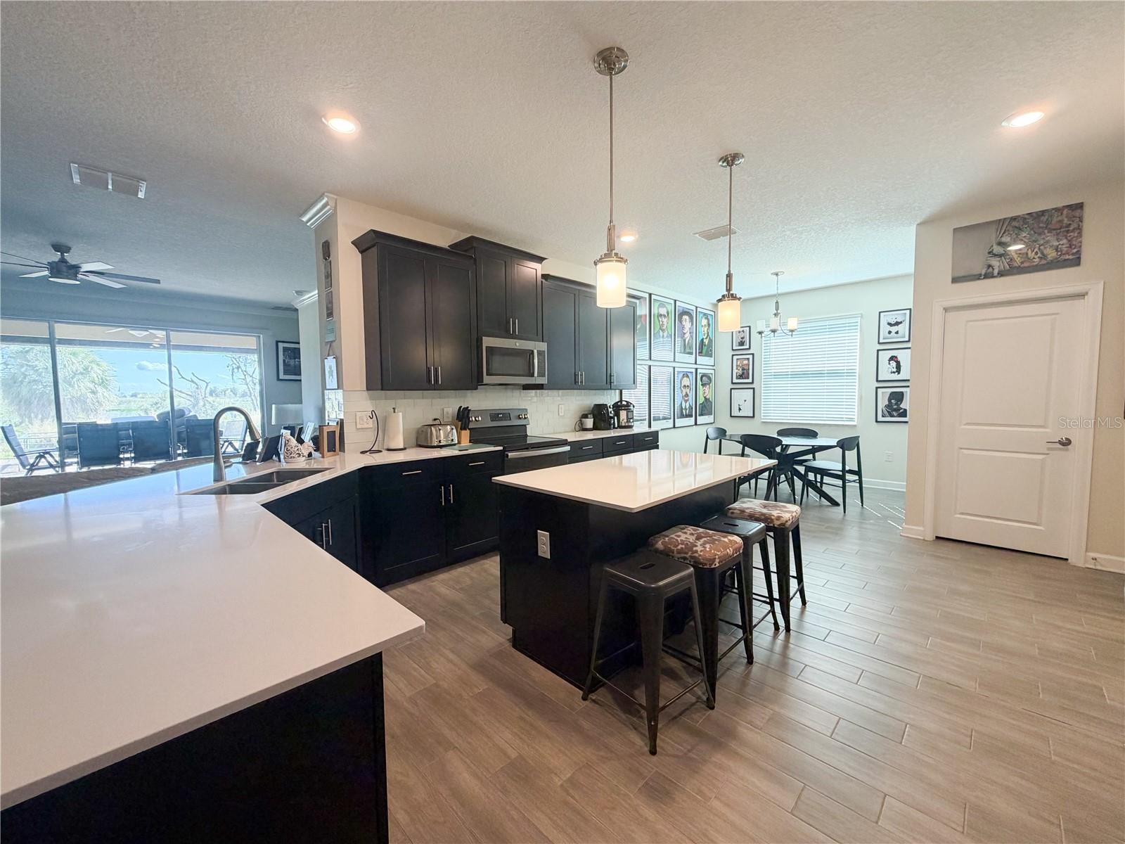 Image 8 of 54 For 8950 Fallen Oak Drive