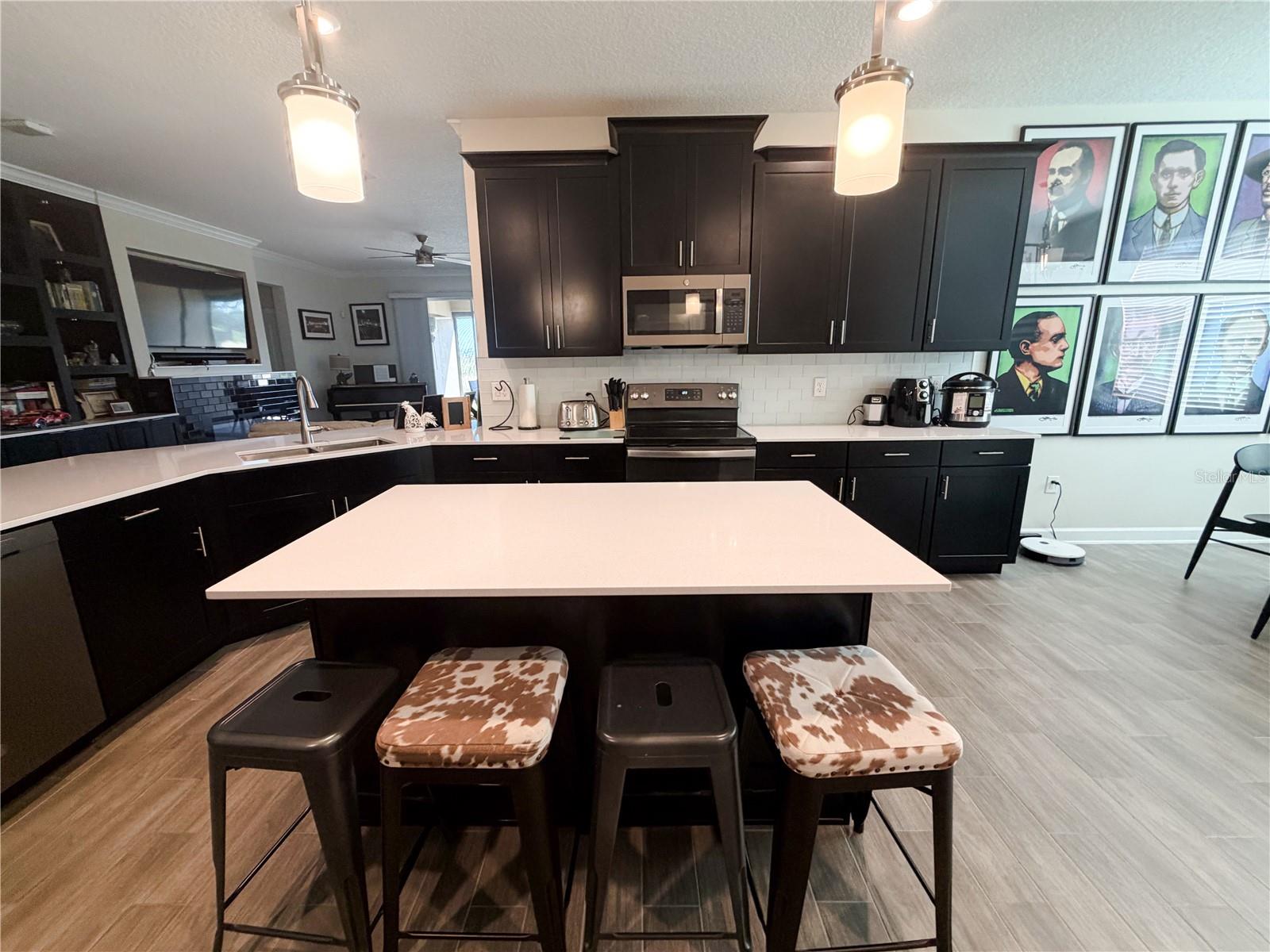 Image 9 of 54 For 8950 Fallen Oak Drive