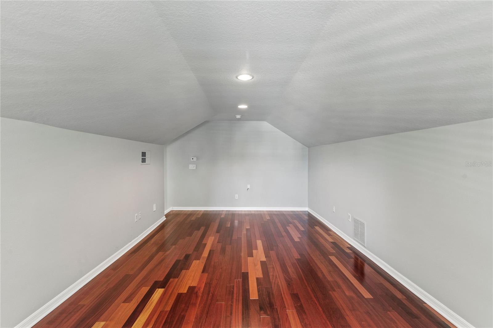 Image 19 of 33 For 121 Fig Tree Run