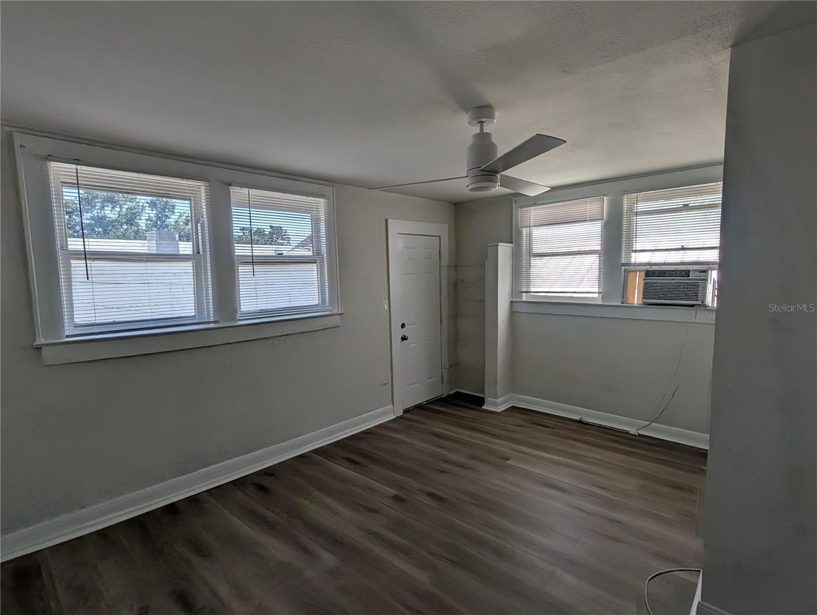 Image 16 of 21 For 2904 Chestnut Street 2