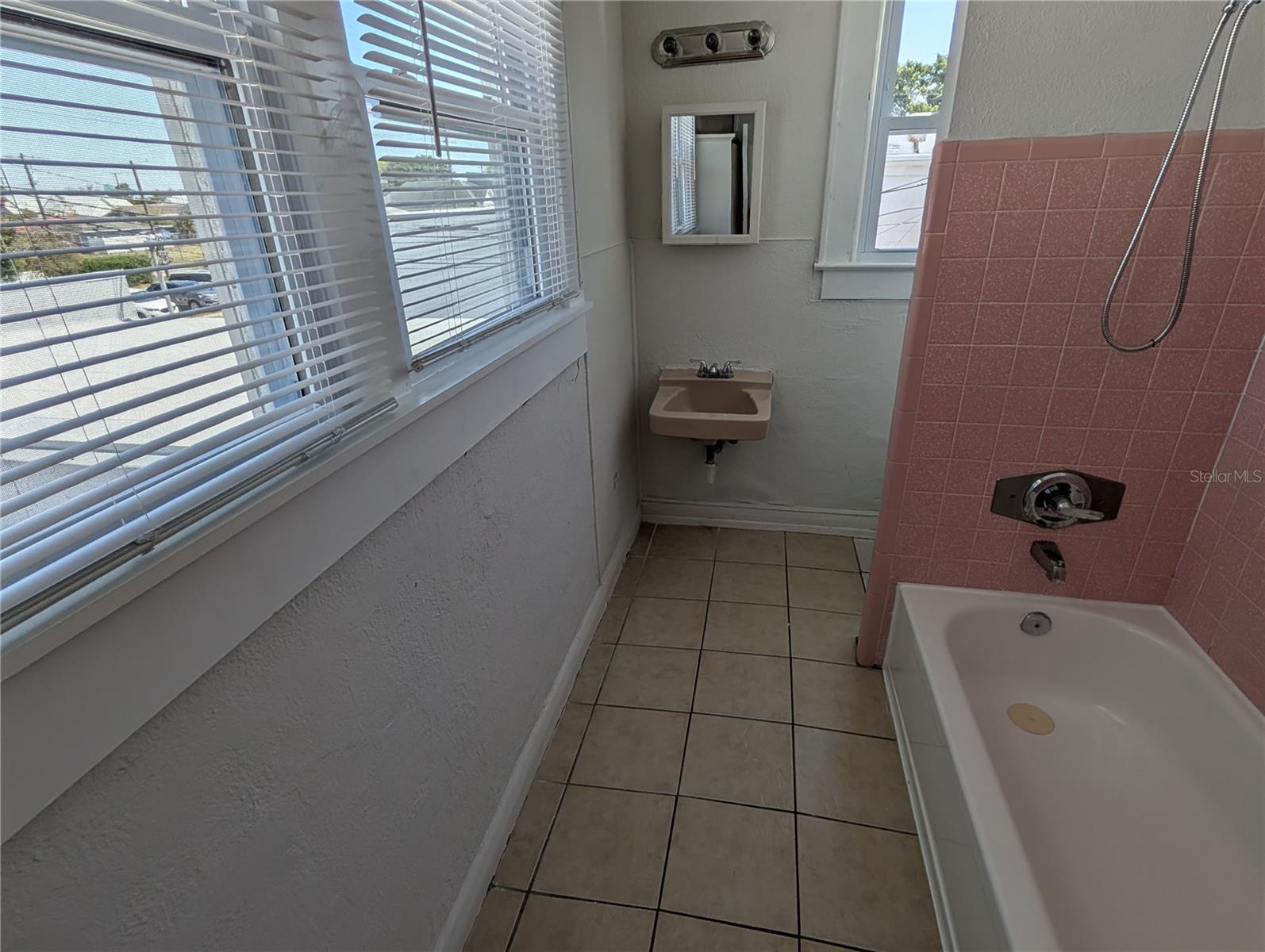 Image 20 of 21 For 2904 Chestnut Street 2