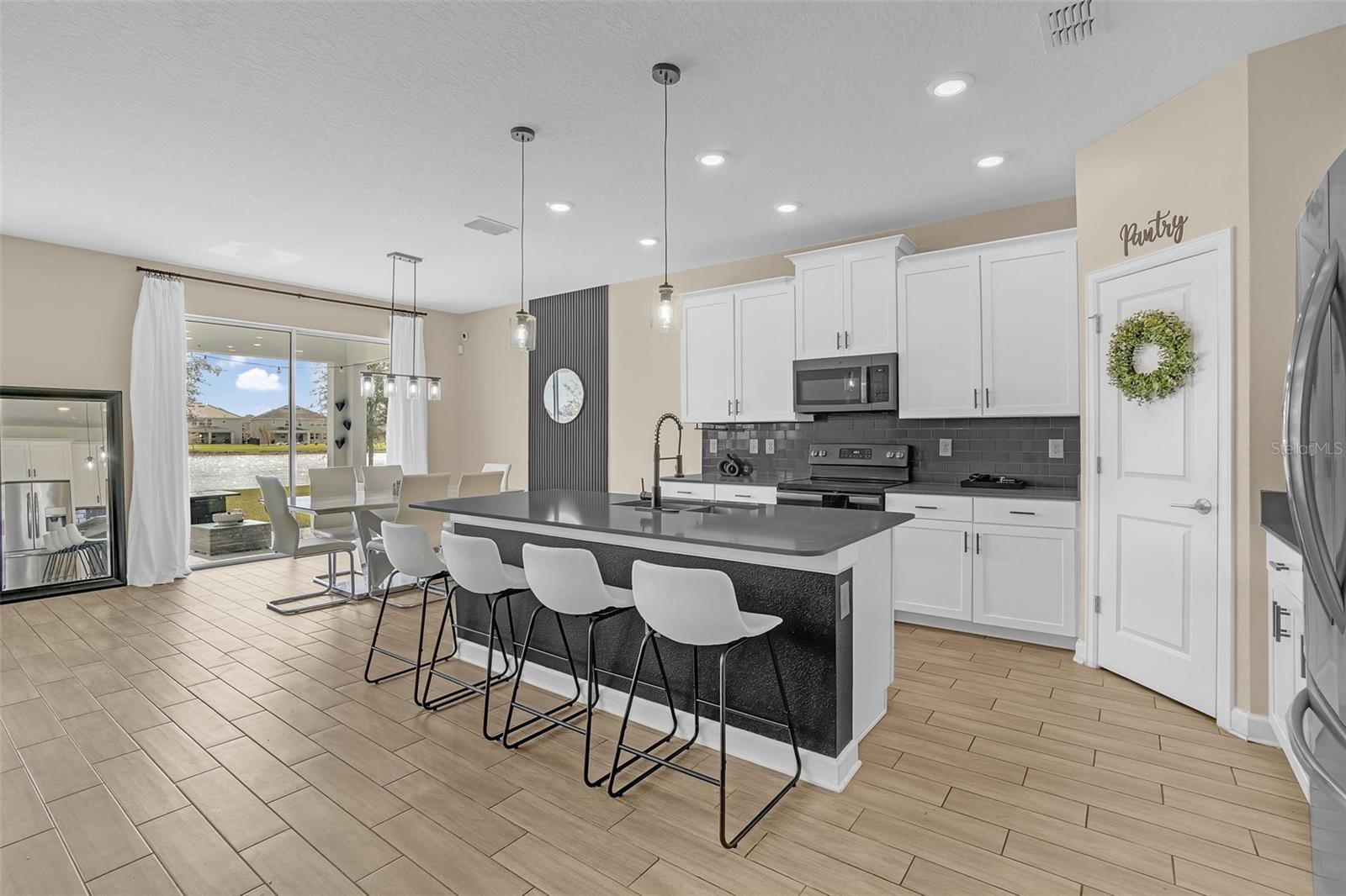 Image 15 of 49 For 11415 Satire Street