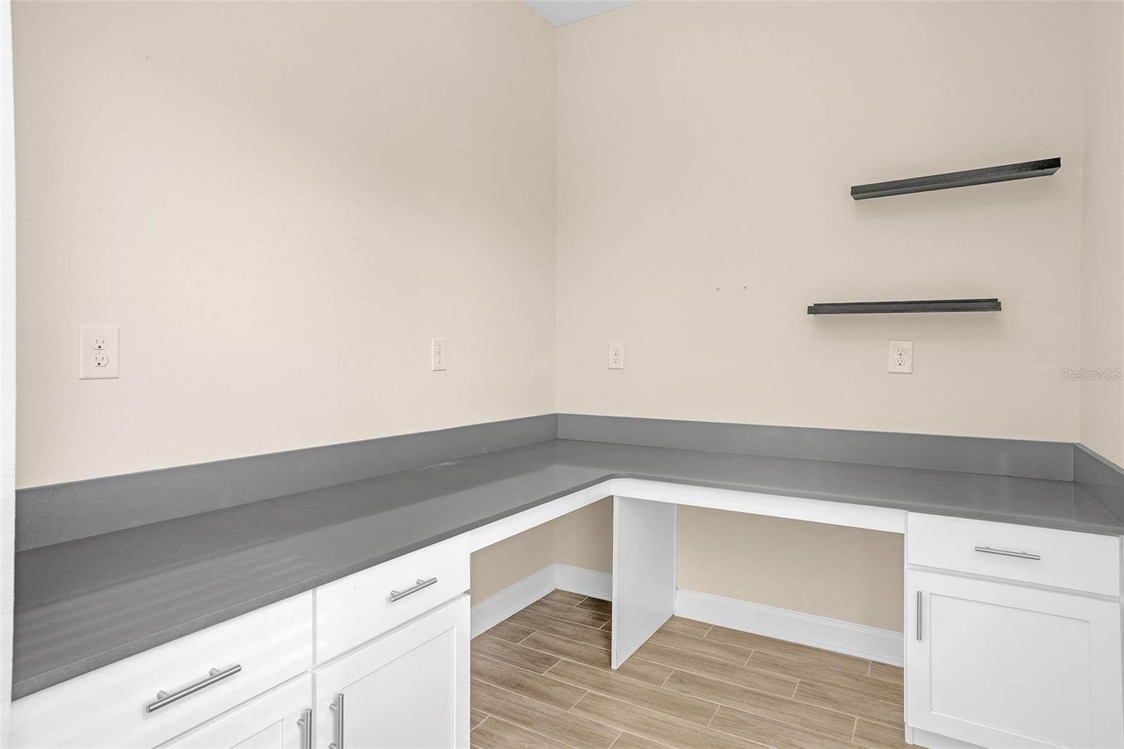 Image 21 of 49 For 11415 Satire Street