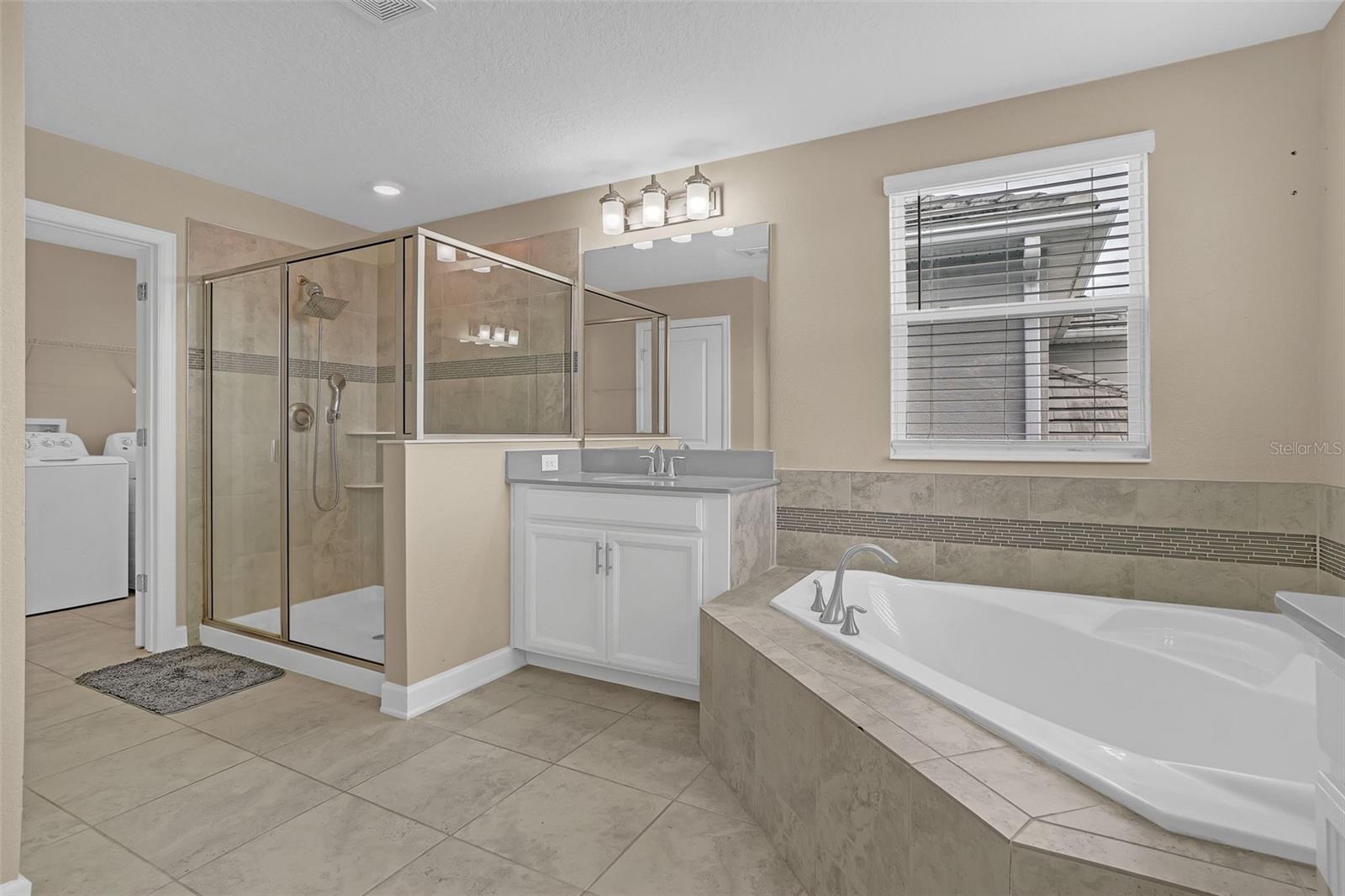 Image 29 of 49 For 11415 Satire Street