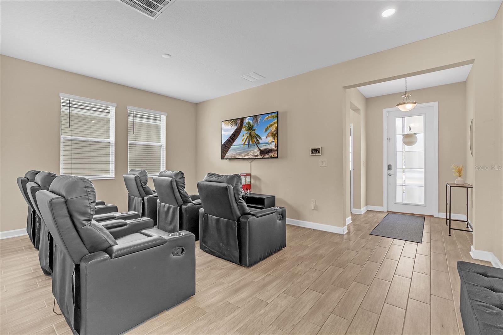 Image 5 of 49 For 11415 Satire Street