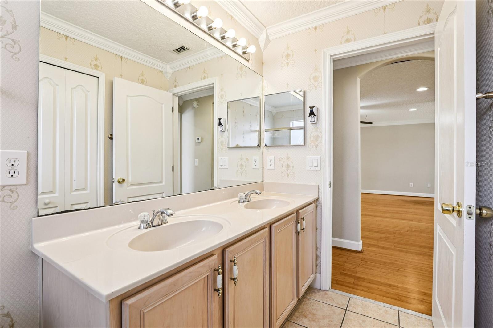 Image 36 of 64 For 5963 Providence Crossing Trail