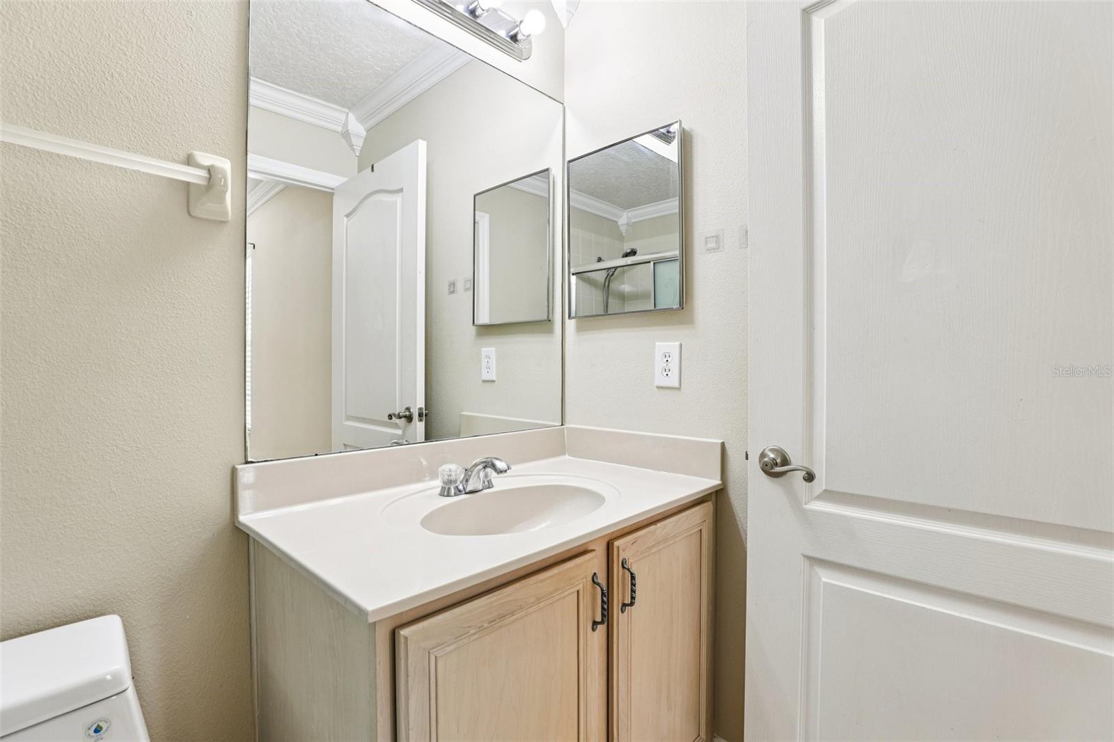 Image 40 of 64 For 5963 Providence Crossing Trail