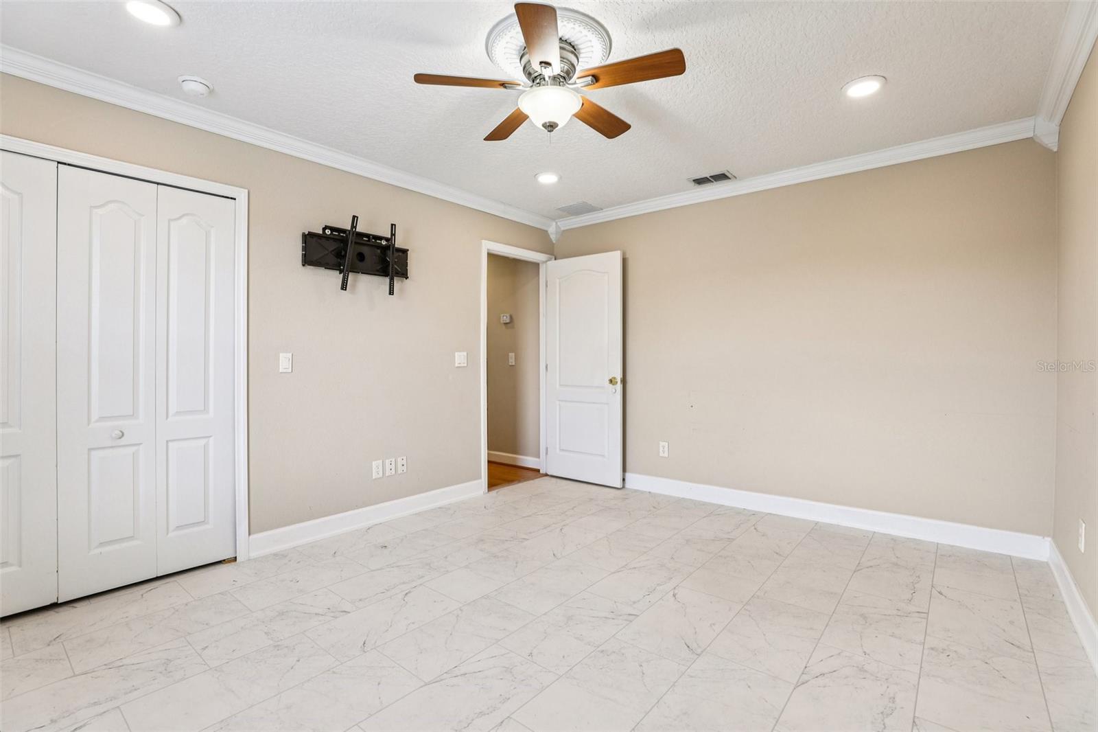 Image 42 of 64 For 5963 Providence Crossing Trail