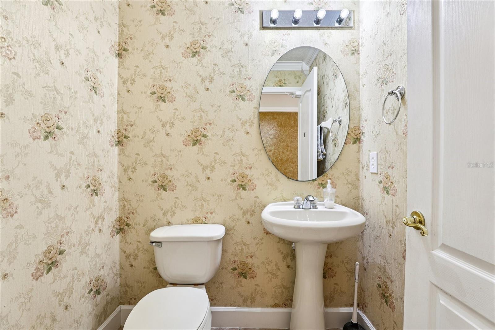 Image 44 of 64 For 5963 Providence Crossing Trail