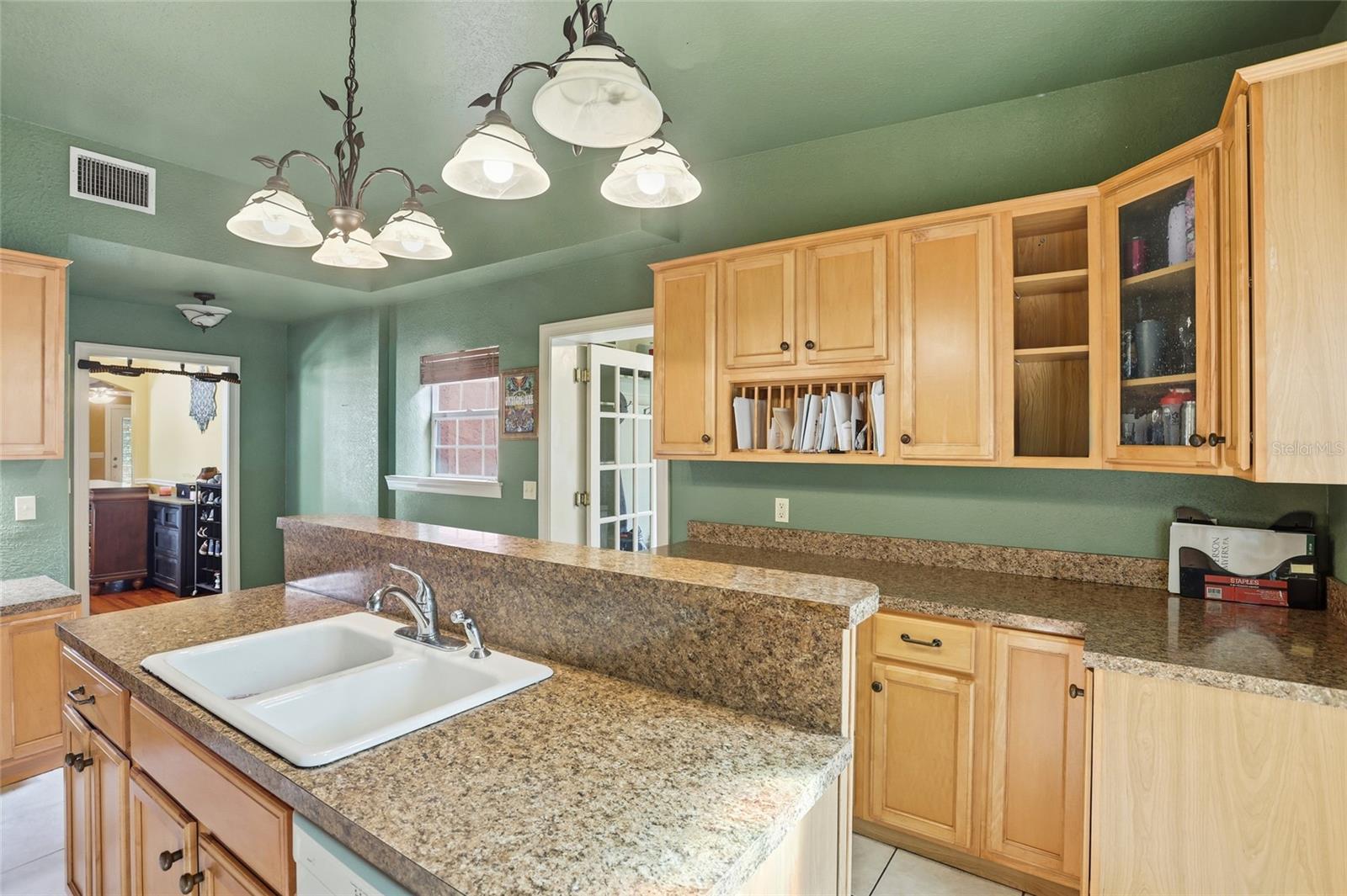 Image 11 of 33 For 904 Carlton Avenue