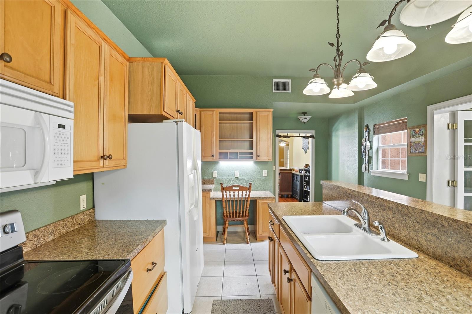 Image 12 of 33 For 904 Carlton Avenue