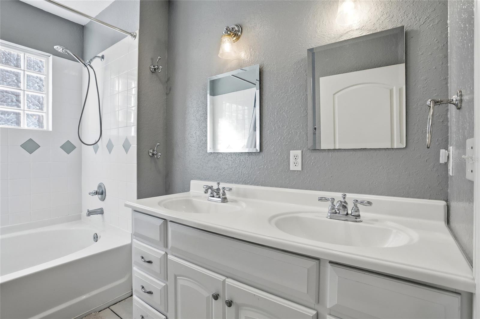 Image 19 of 33 For 904 Carlton Avenue