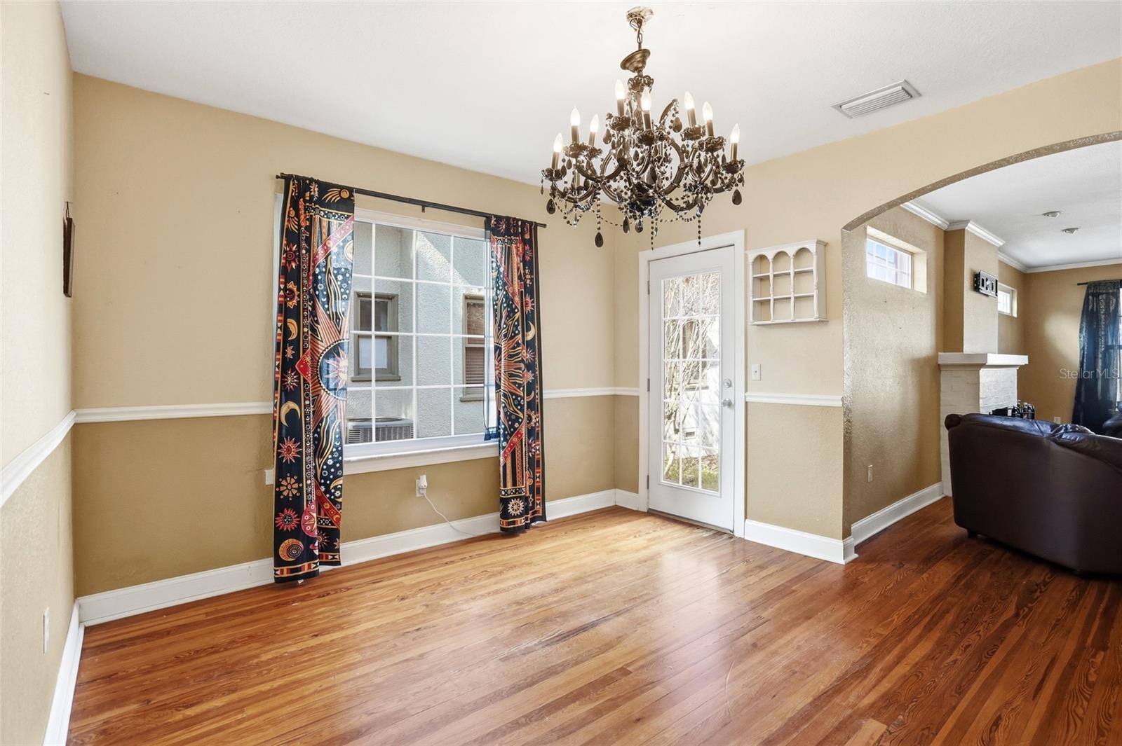 Image 7 of 33 For 904 Carlton Avenue