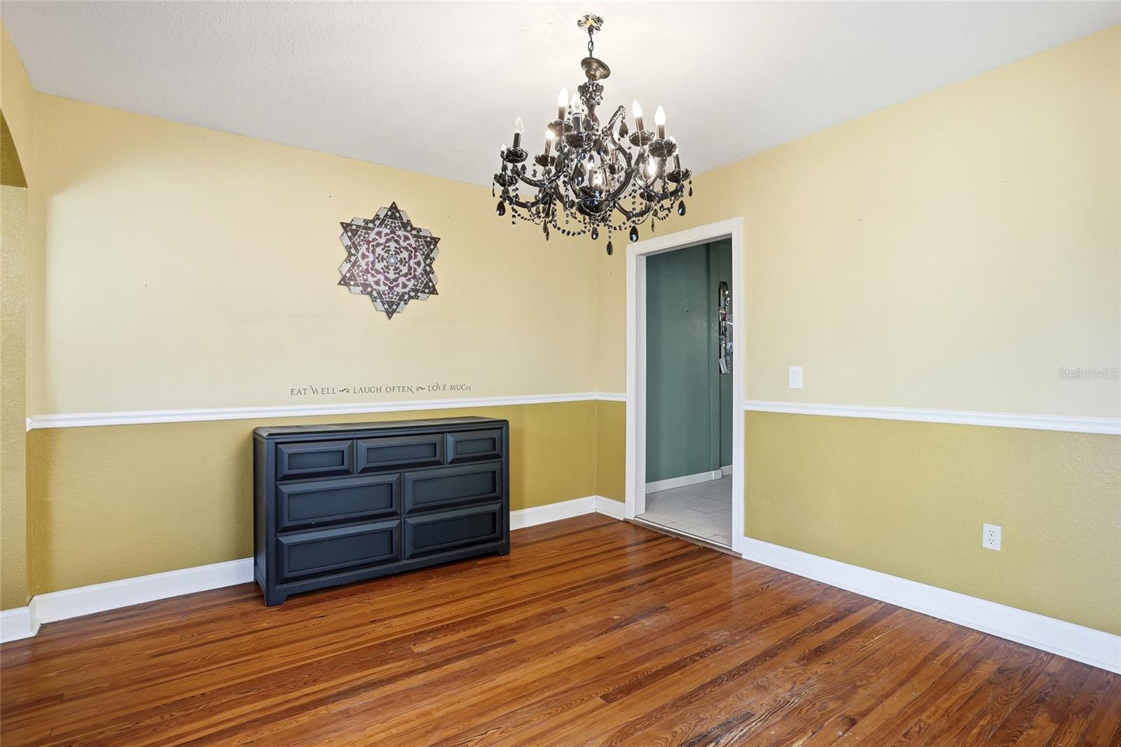 Image 8 of 33 For 904 Carlton Avenue