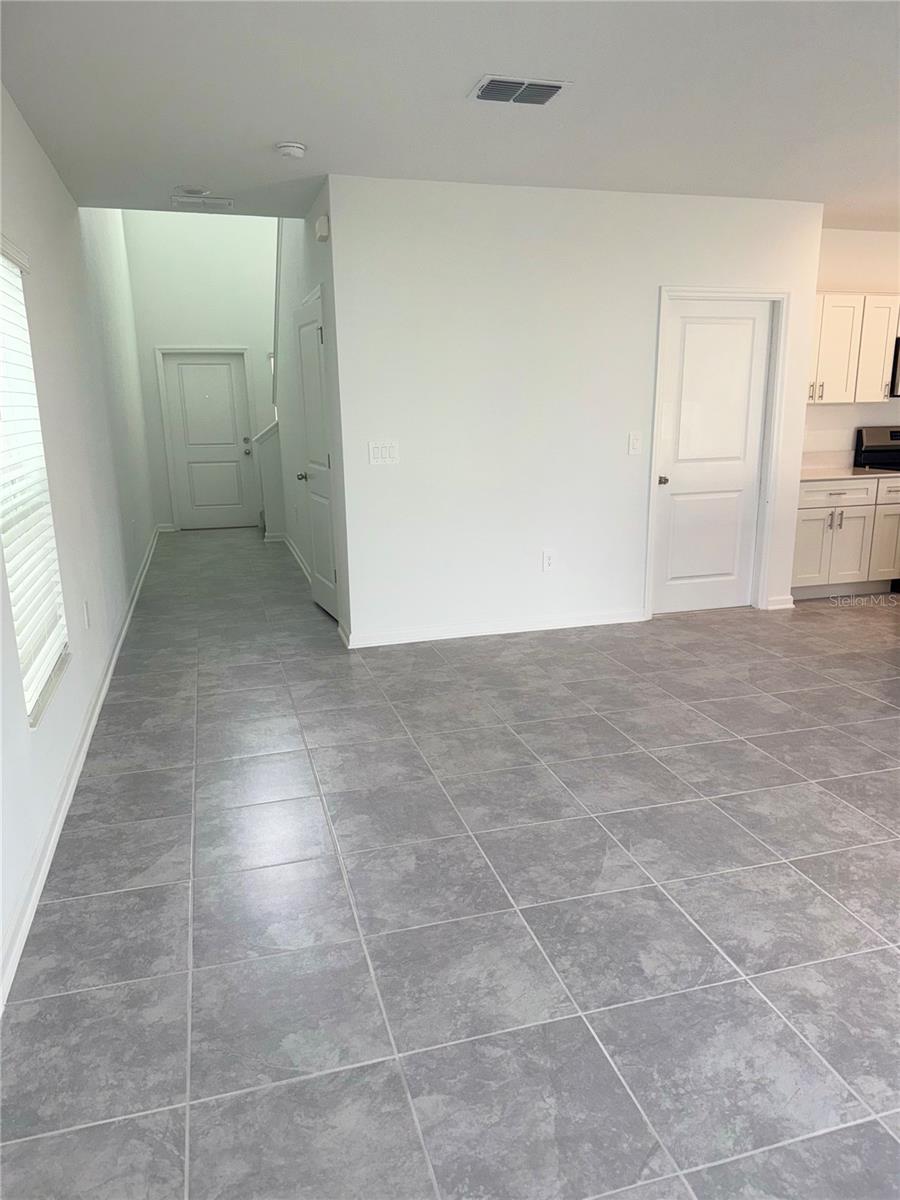 Image 3 of 19 For 1326 Deepwater Circle