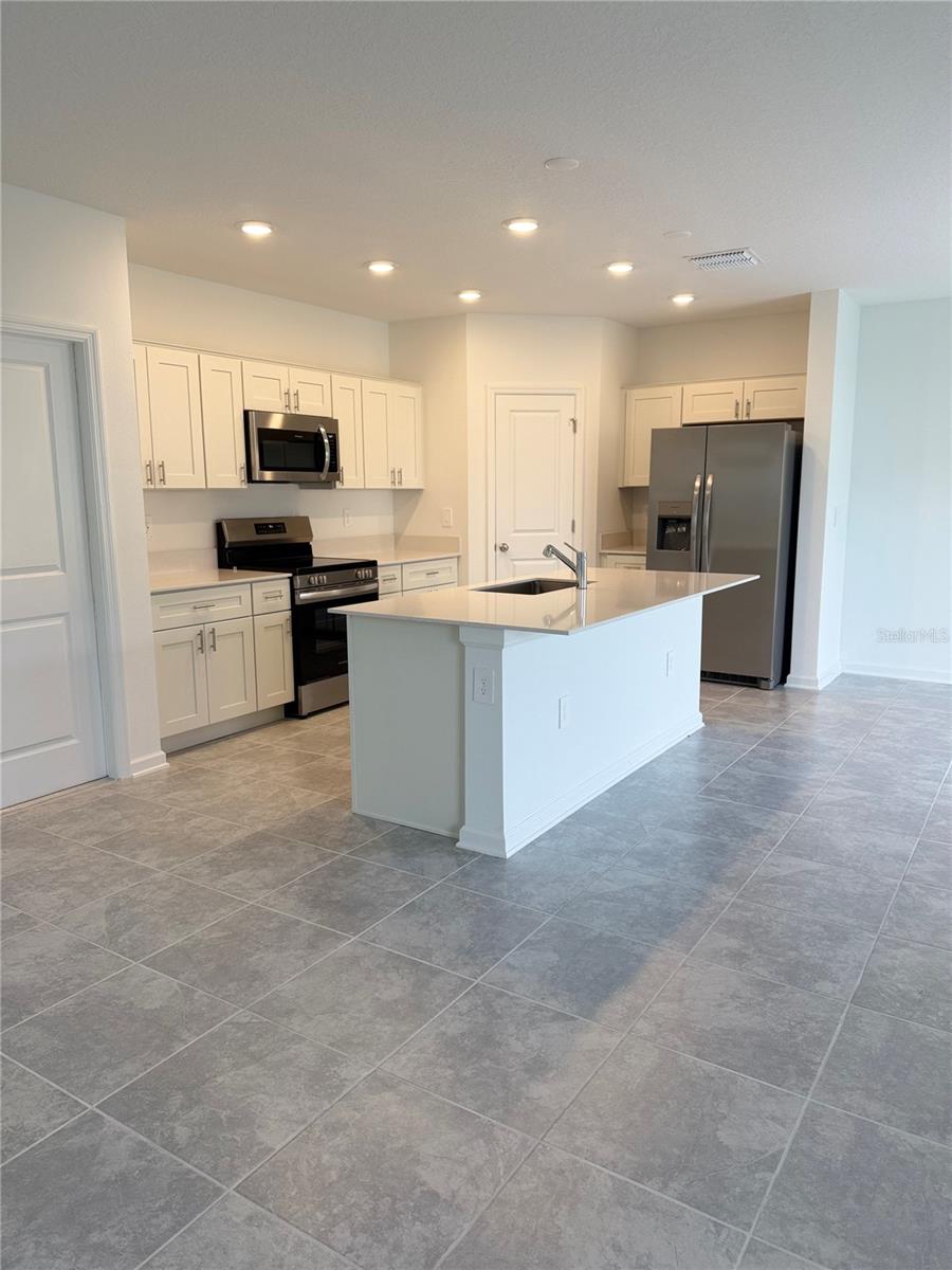 Image 6 of 19 For 1326 Deepwater Circle