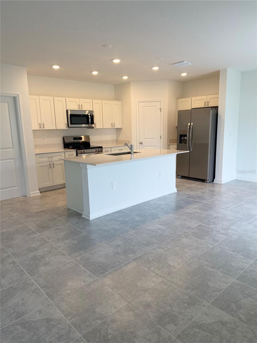 Image 7 of 19 For 1326 Deepwater Circle