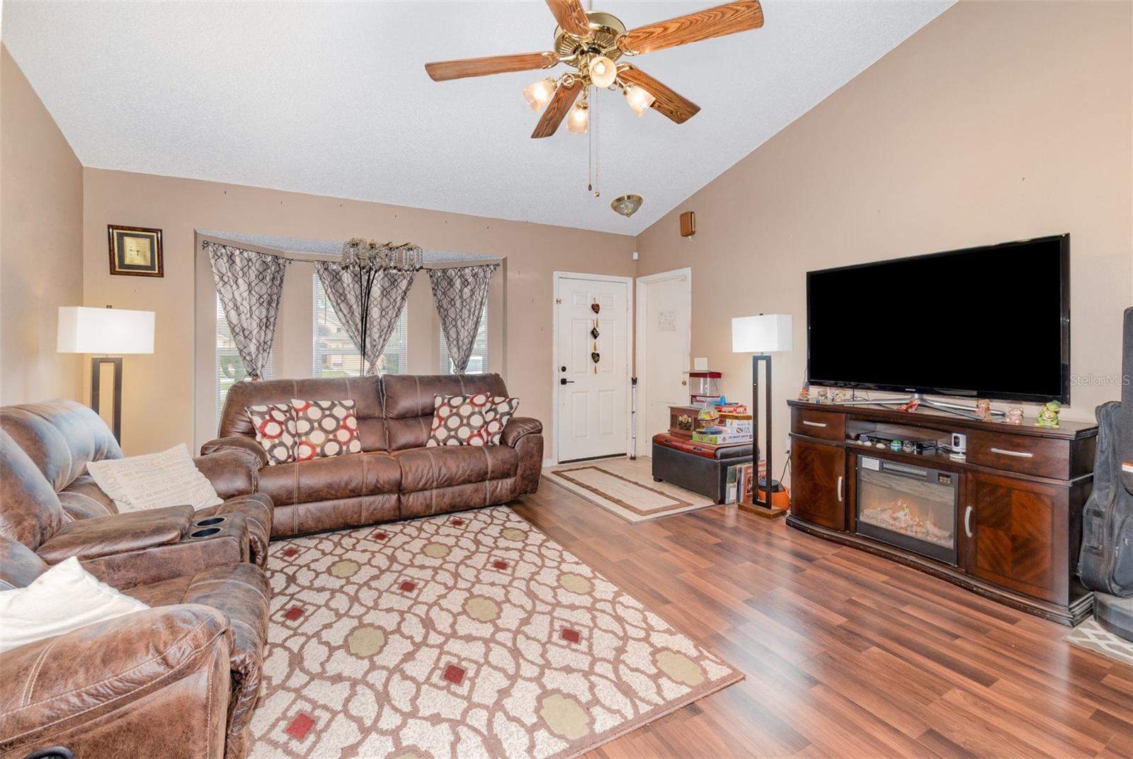 Image 5 of 25 For 2830 Gramercy Drive