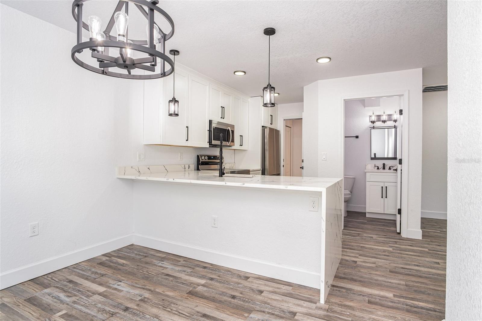 Image 12 of 38 For 1000 Locust Avenue