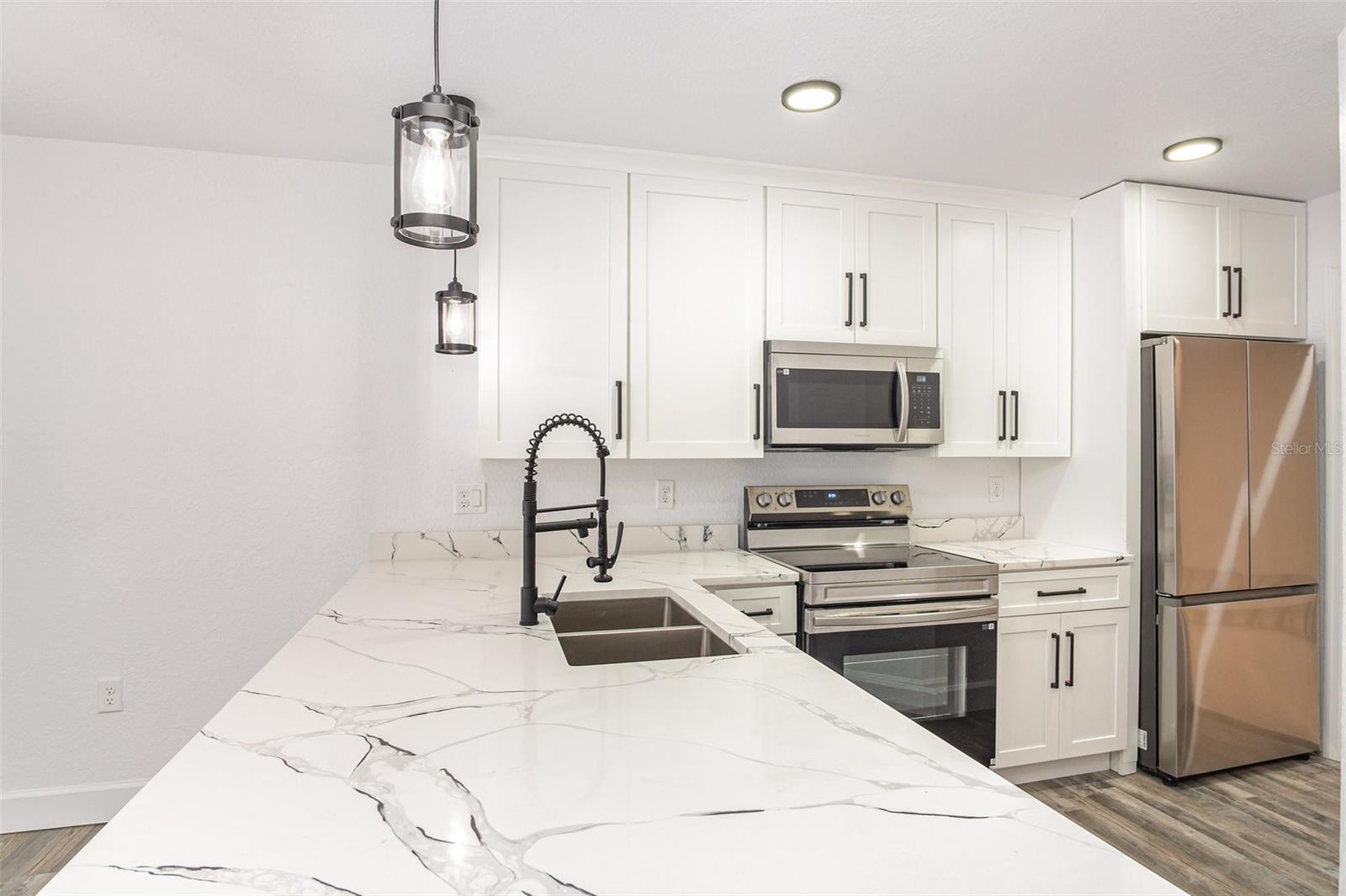 Image 13 of 38 For 1000 Locust Avenue