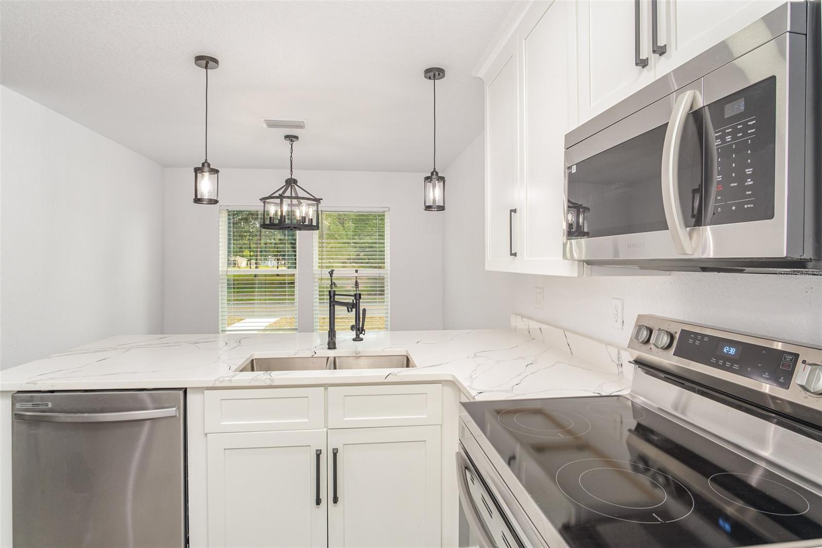 Image 15 of 38 For 1000 Locust Avenue