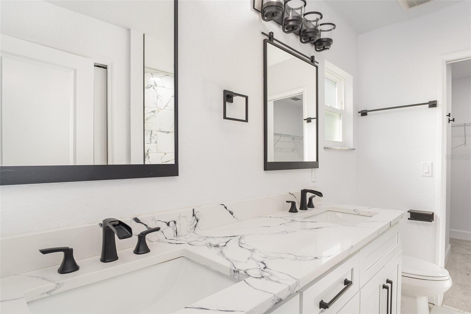 Image 23 of 38 For 1000 Locust Avenue