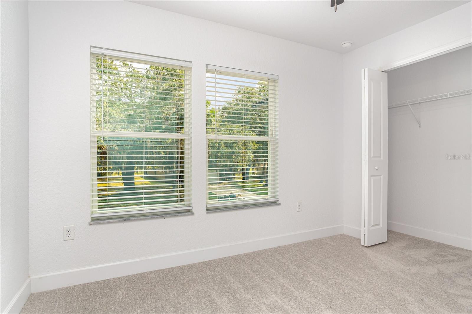 Image 28 of 38 For 1000 Locust Avenue