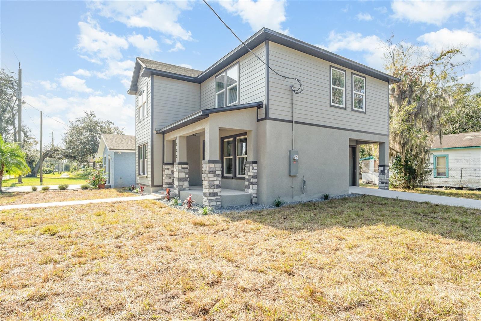 Image 3 of 38 For 1000 Locust Avenue