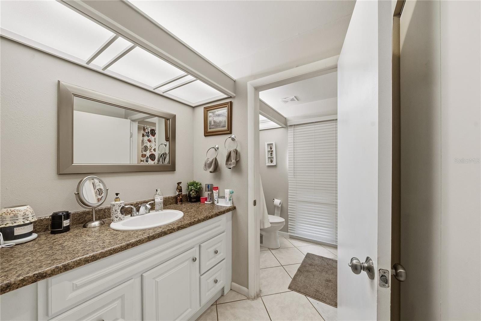 Listing photo id 16 for 2507 Bluegrass Street