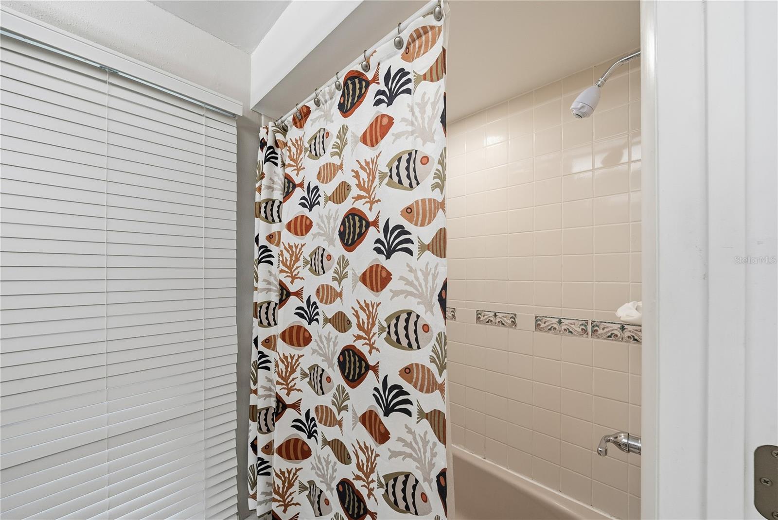 Listing photo id 18 for 2507 Bluegrass Street