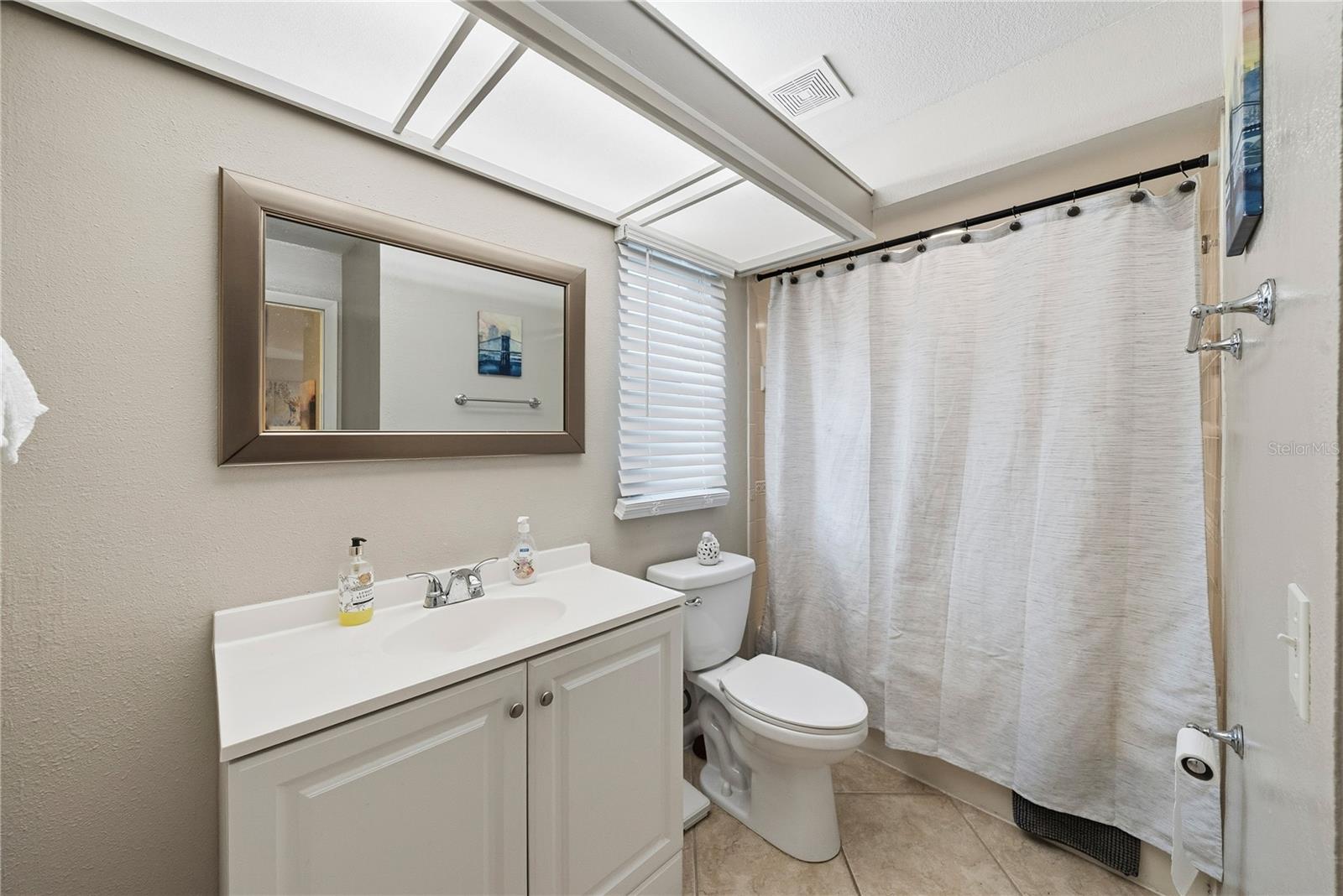 Listing photo id 21 for 2507 Bluegrass Street