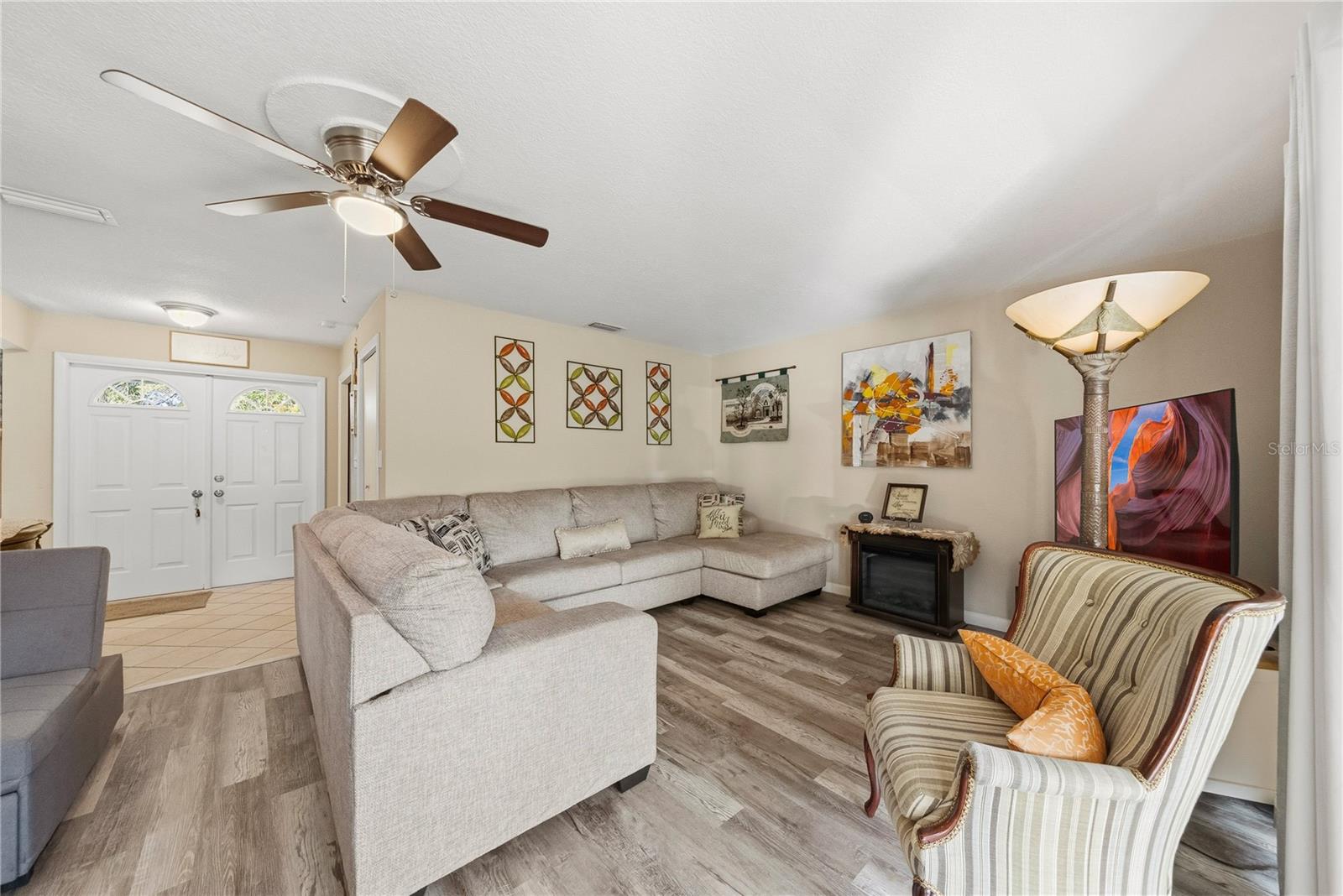 Listing photo id 6 for 2507 Bluegrass Street