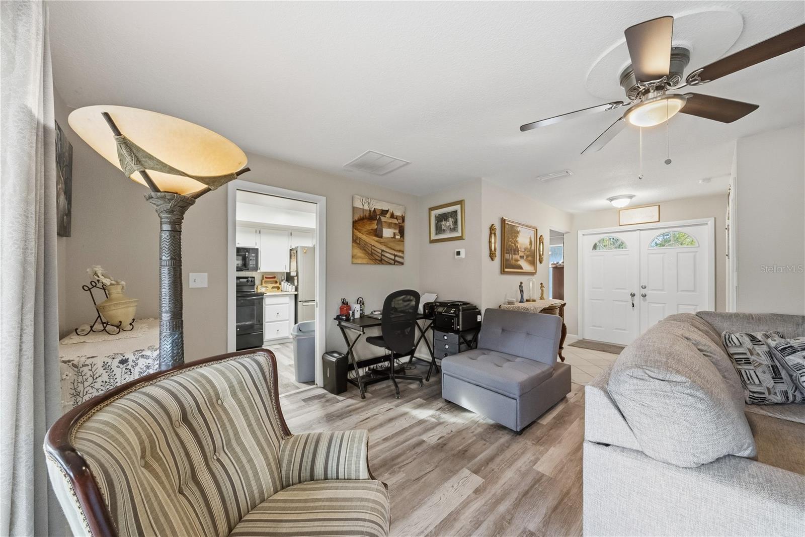 Listing photo id 7 for 2507 Bluegrass Street