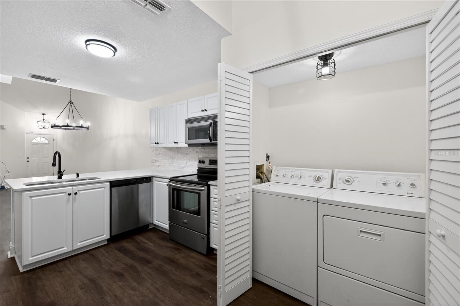 Image 18 of 33 For 5812 Red Cedar Lane