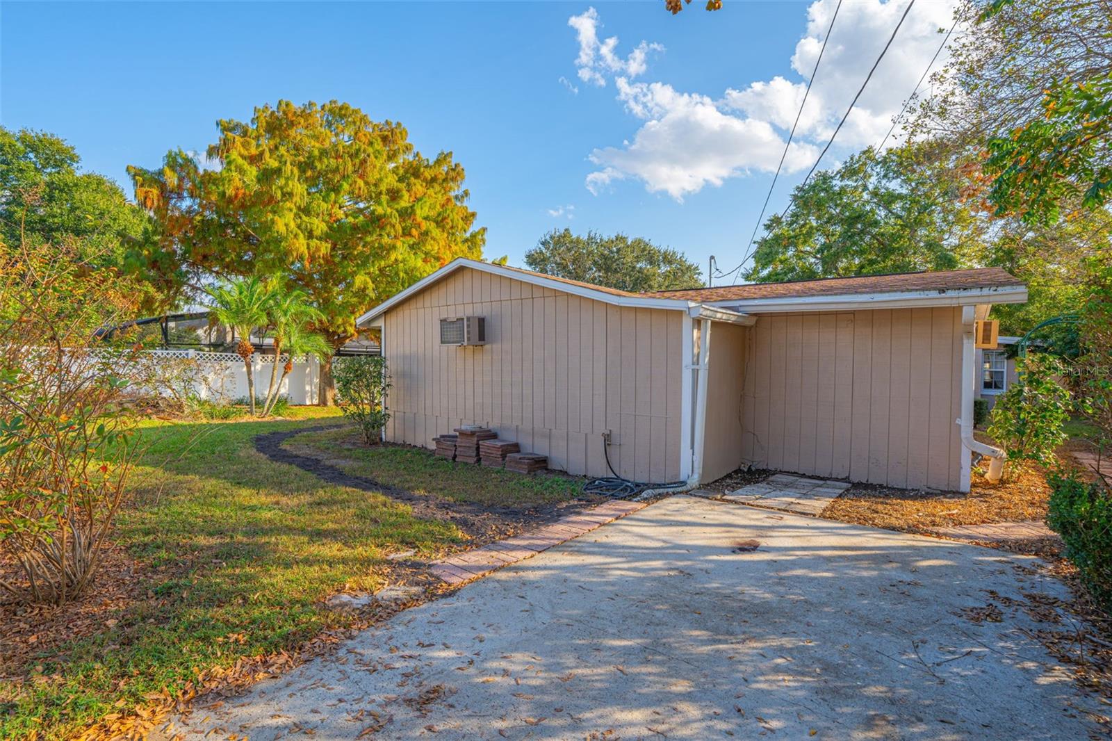 Image 33 of 33 For 1619 Montcalm Street