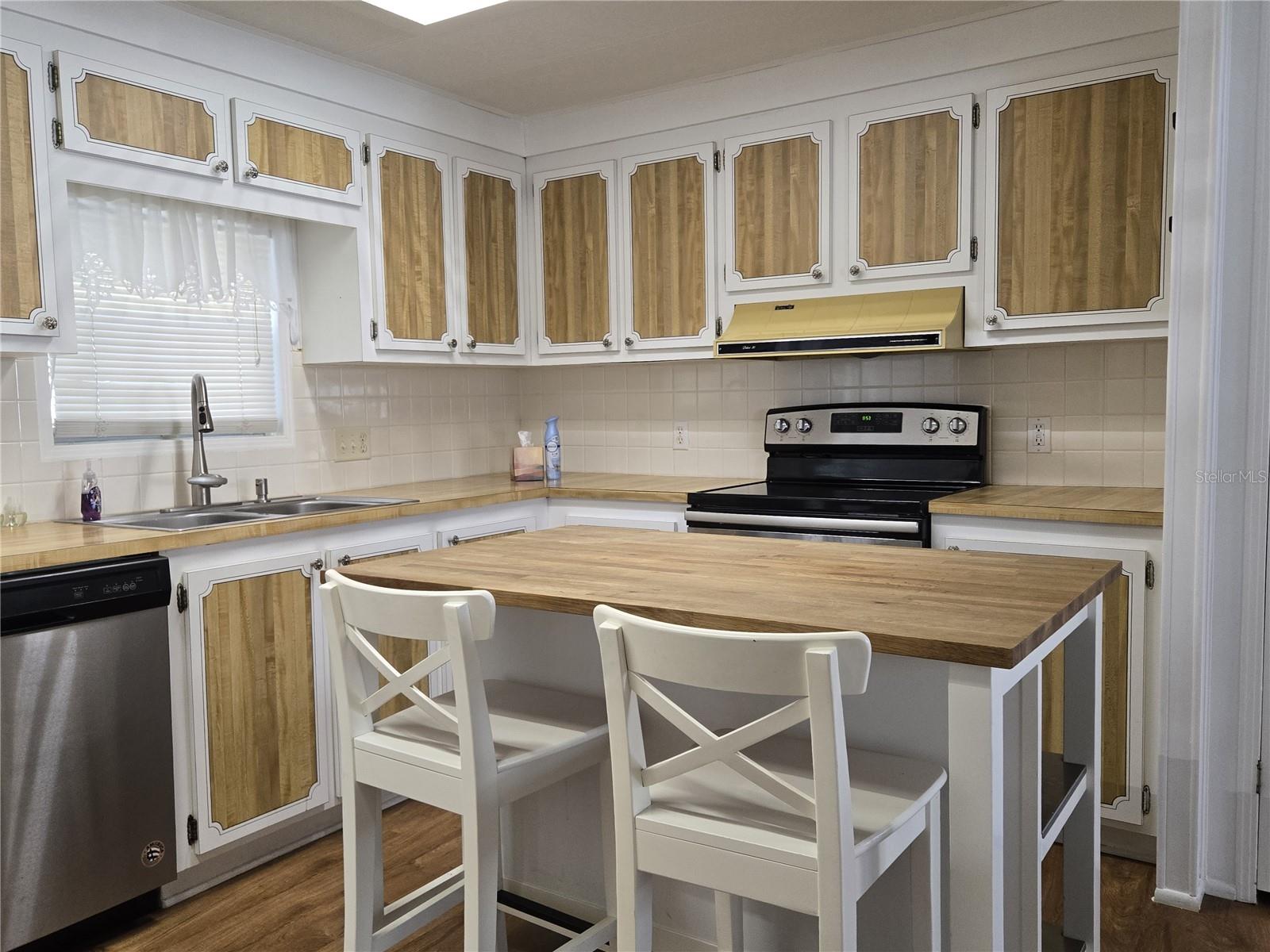 Image 12 of 34 For 3500 Blossom Circle Ge