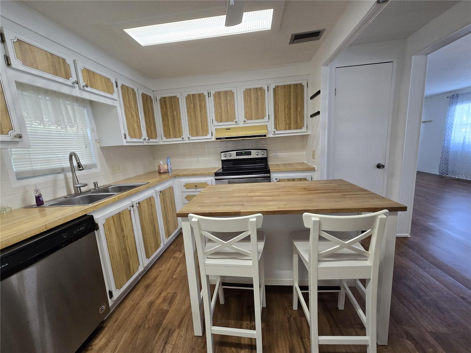 Image 13 of 34 For 3500 Blossom Circle Ge