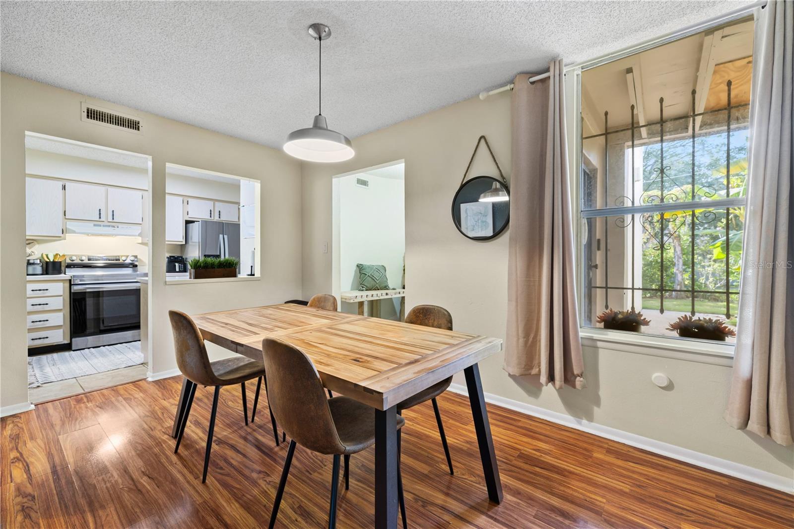 Image 11 of 45 For 504 Orange Drive 11