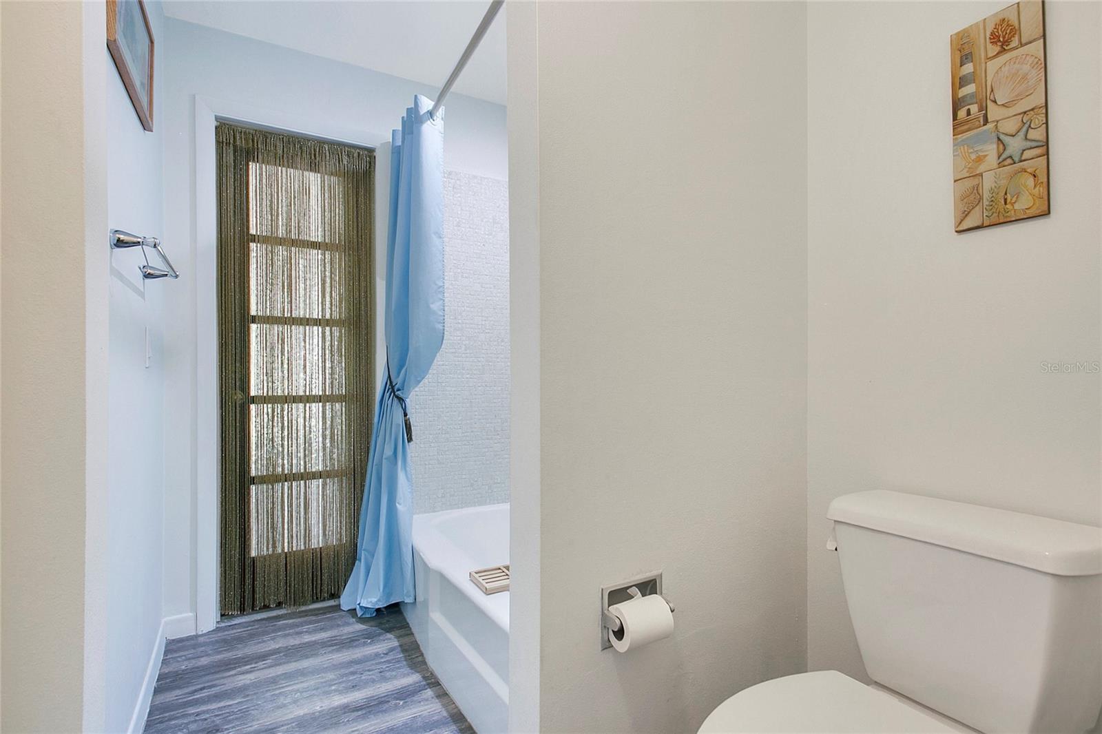 Image 17 of 28 For 160 Grant Road