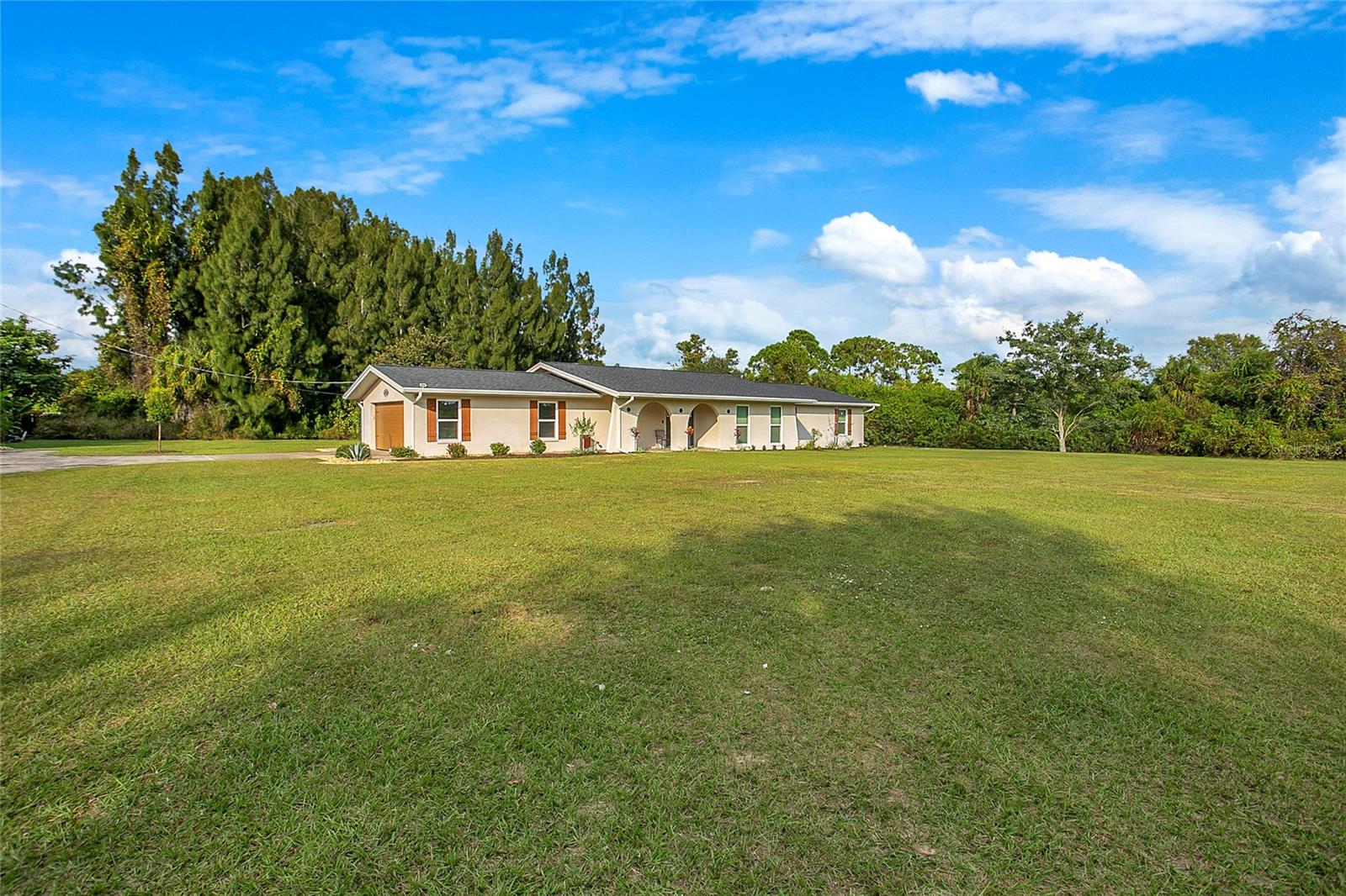 Image 22 of 28 For 160 Grant Road